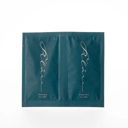 ドライヘア用シャンプー＆トリートメントの1回分パウチセット。しっとりタイプのトライアル用ヘアケア製品。